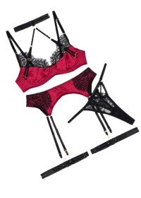 Tenue coquine set de lingerie avec porte-jarretelles rouge et noir en vente chez Sophie Libertine Vannes