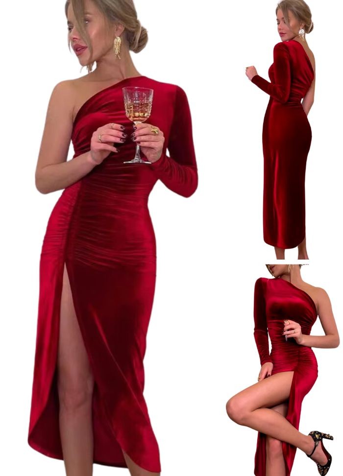 Robe chic asymétrique rouge en velours pour les fêtes de fin d'année ou la Saint Valentin