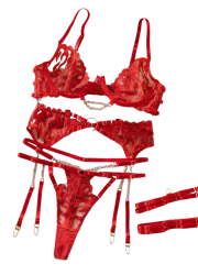 magnifique ensemble, string, porte jarretelle, soutien gorge en rouge dentelle disponible à vannes